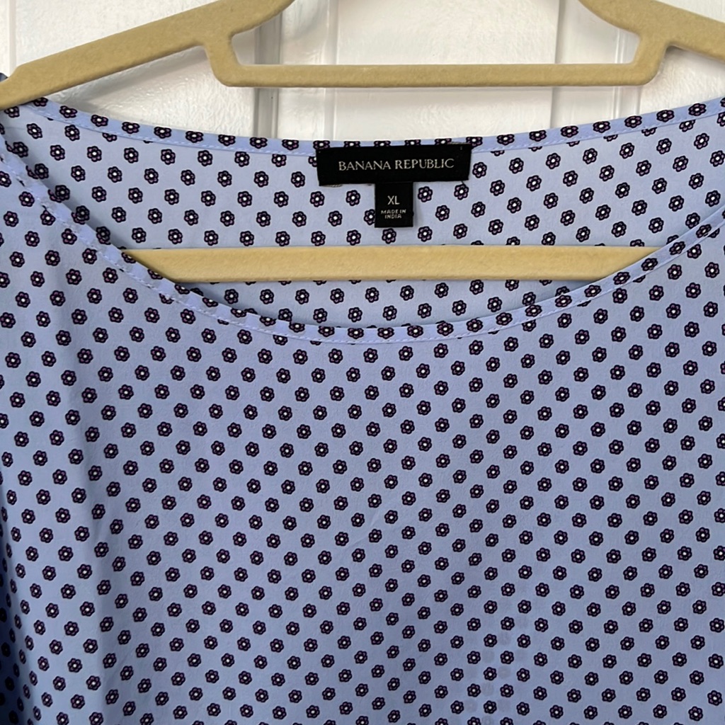 Cute Banana Republic Blouse In Adorable Flower Pattern! Size Xl